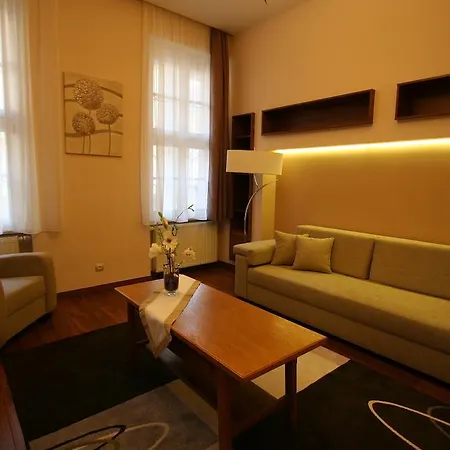 Apartment Nn *