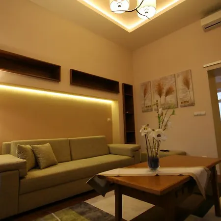 إن إن أبارتمان *